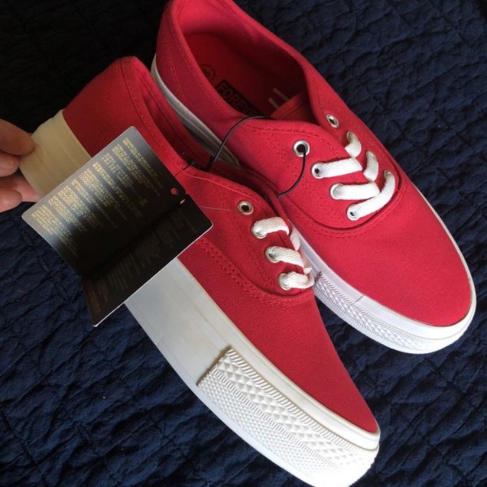 Women’s Platformed Shoes